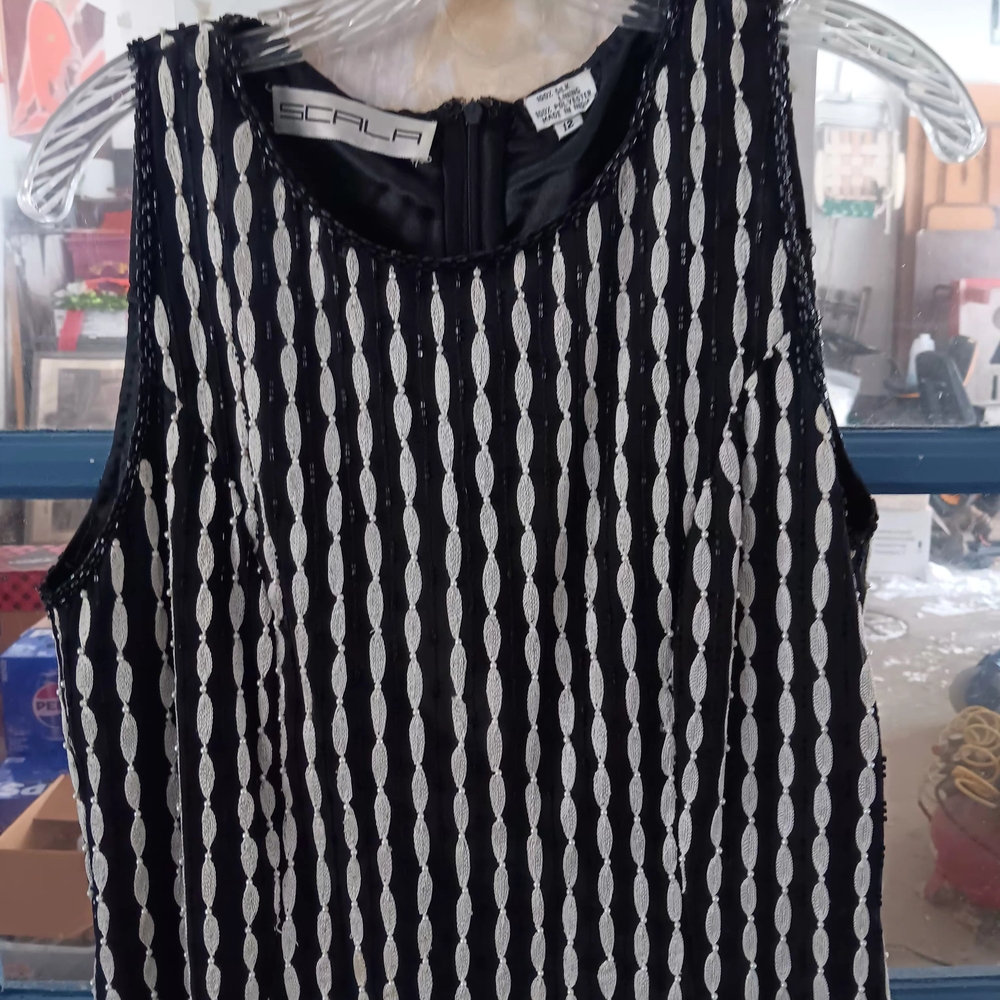 Scala Black & White Beaded Sleeveless Party Dress Size 12 100% Silk Linied